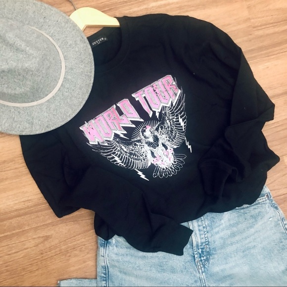 Long Sleeve Graphic Tee - Picture 6 of 6